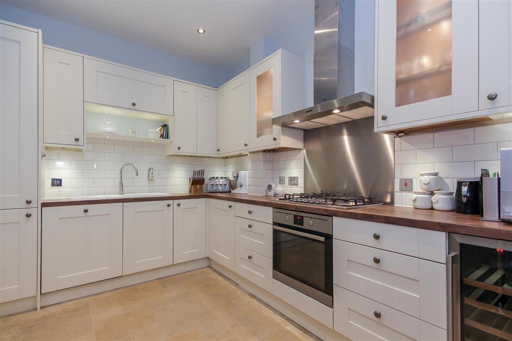 HIGH CEILINGED KITCHEN ii.jpg