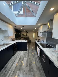 5 bedroom semi-detached house to rent, Winchester Street, Coventry CV1