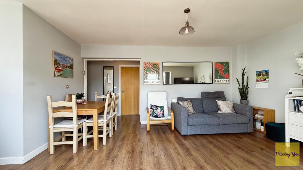 Lounge/dining room