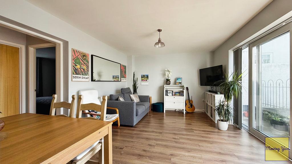 Lounge/dining room