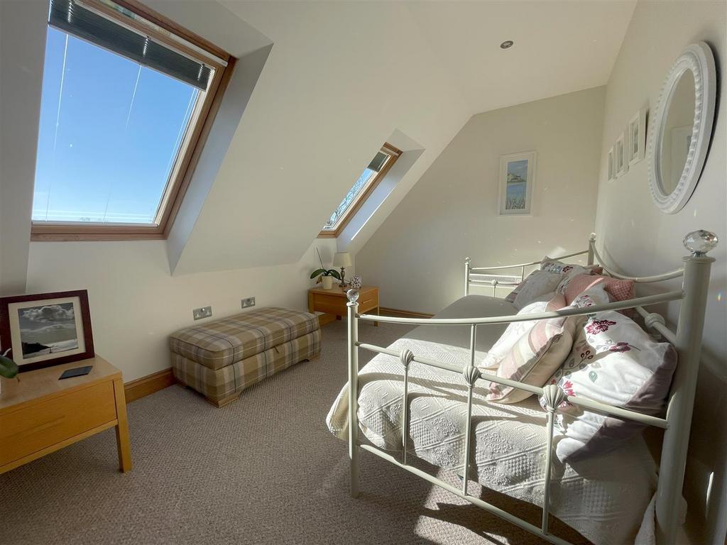 Bedroom 3 study.jpg