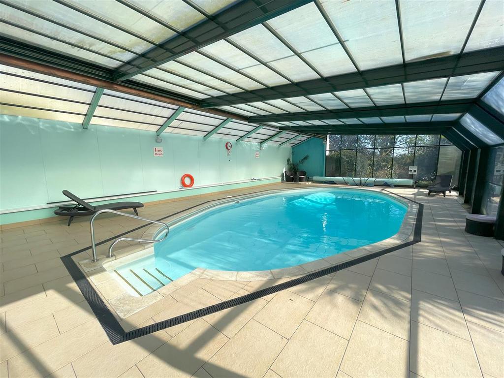 Communal pool.jpg