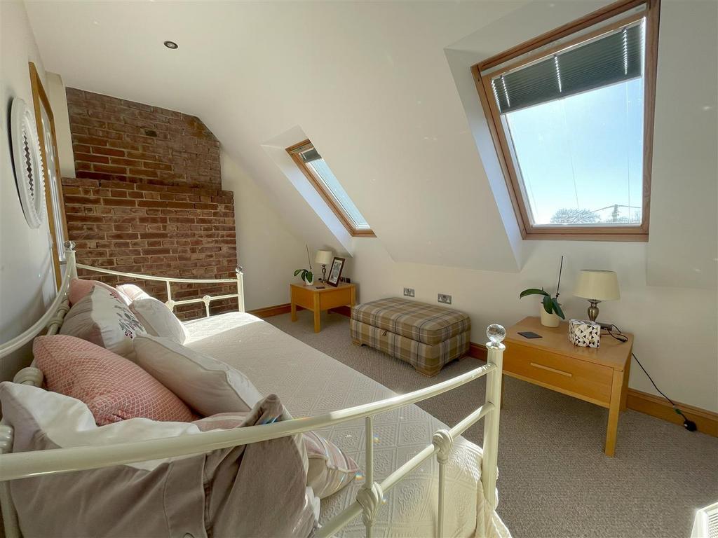 Bedroom 3 study (2).jpg