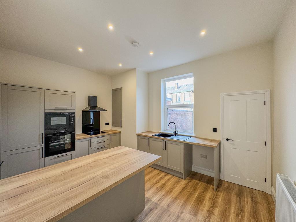 Dining kitchen