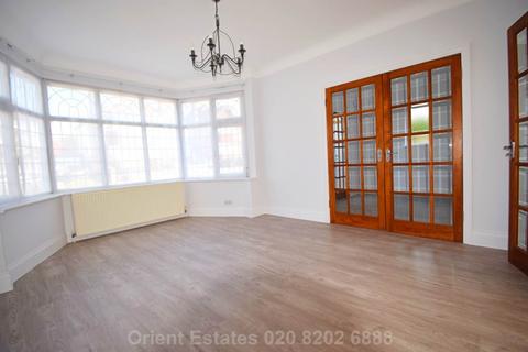 4 bedroom detached house for sale, Talbot Crescent, London