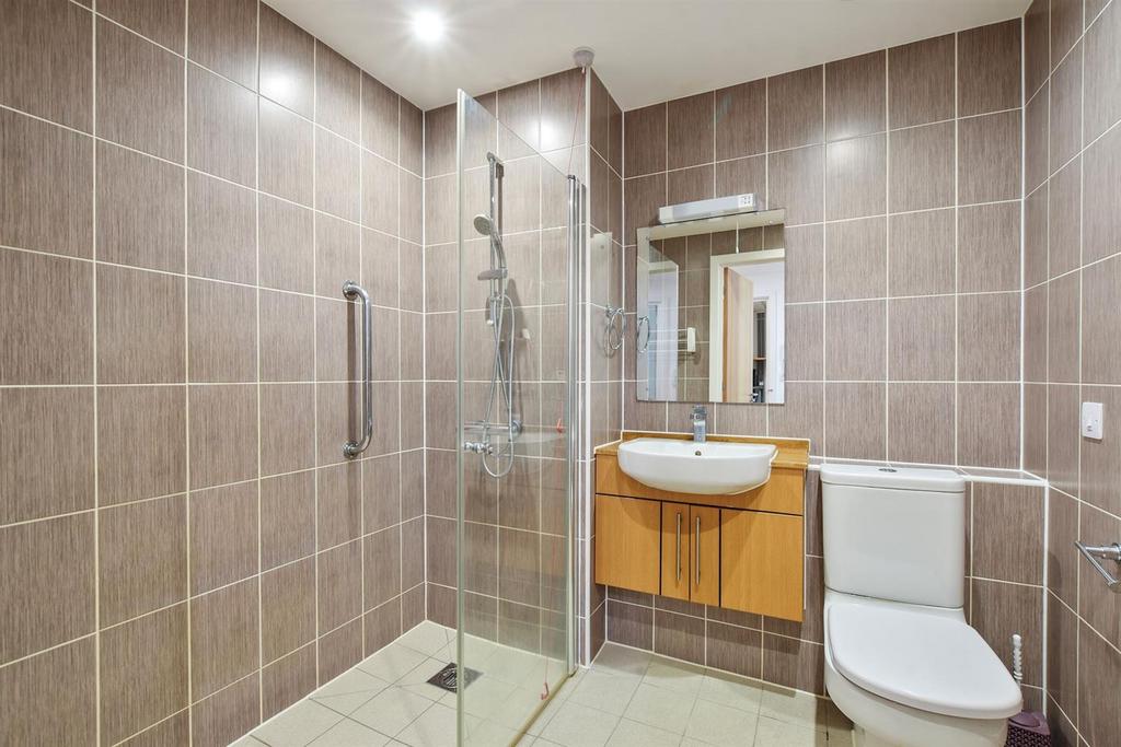 14-fb67 GCMCS - 15 Springhill House - Shower - Orig
