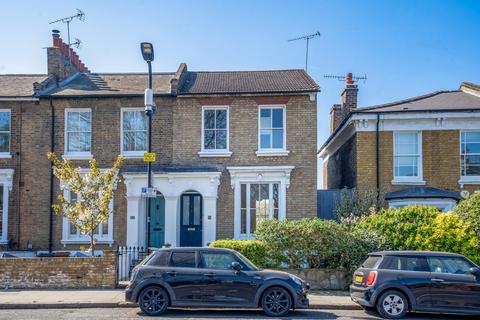 80 Lansdowne Drive, London, E8 3ER