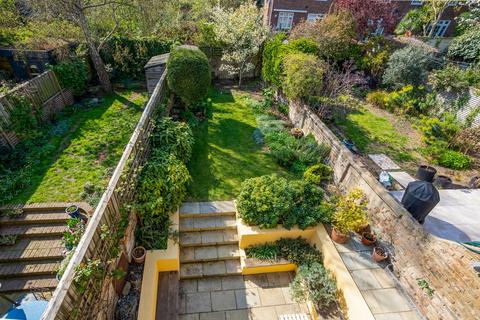 80 Lansdowne Drive, London, E8 3ER