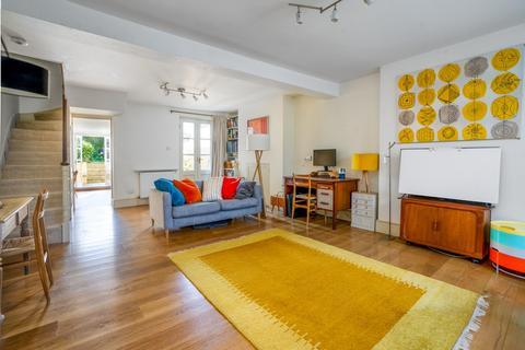 80 Lansdowne Drive, London, E8 3ER