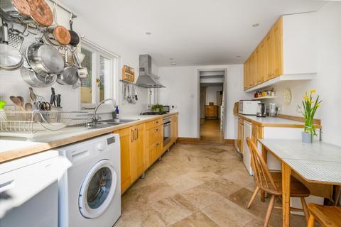 80 Lansdowne Drive, London, E8 3ER