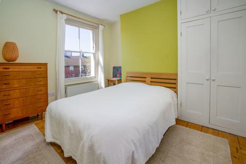 80 Lansdowne Drive, London, E8 3ER