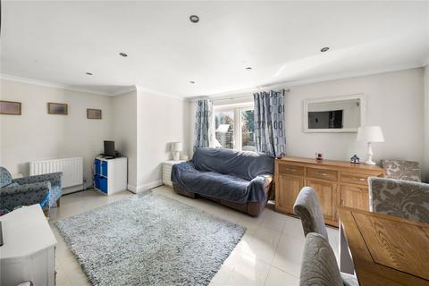 37 Barnfield, Iver, SL0 0AL