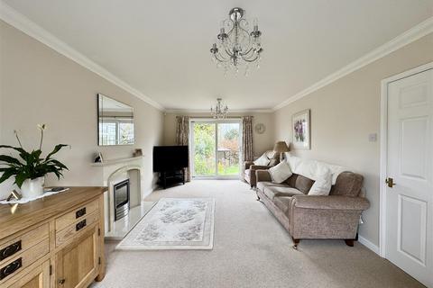 4 bedroom detached house for sale, Helted Way, Almondbury, Huddersfield, HD5 8XZ