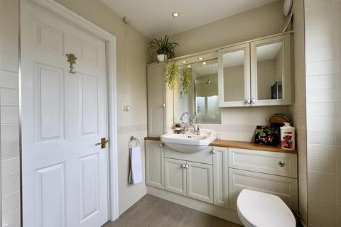 4 bedroom detached house for sale, Helted Way, Almondbury, Huddersfield, HD5 8XZ