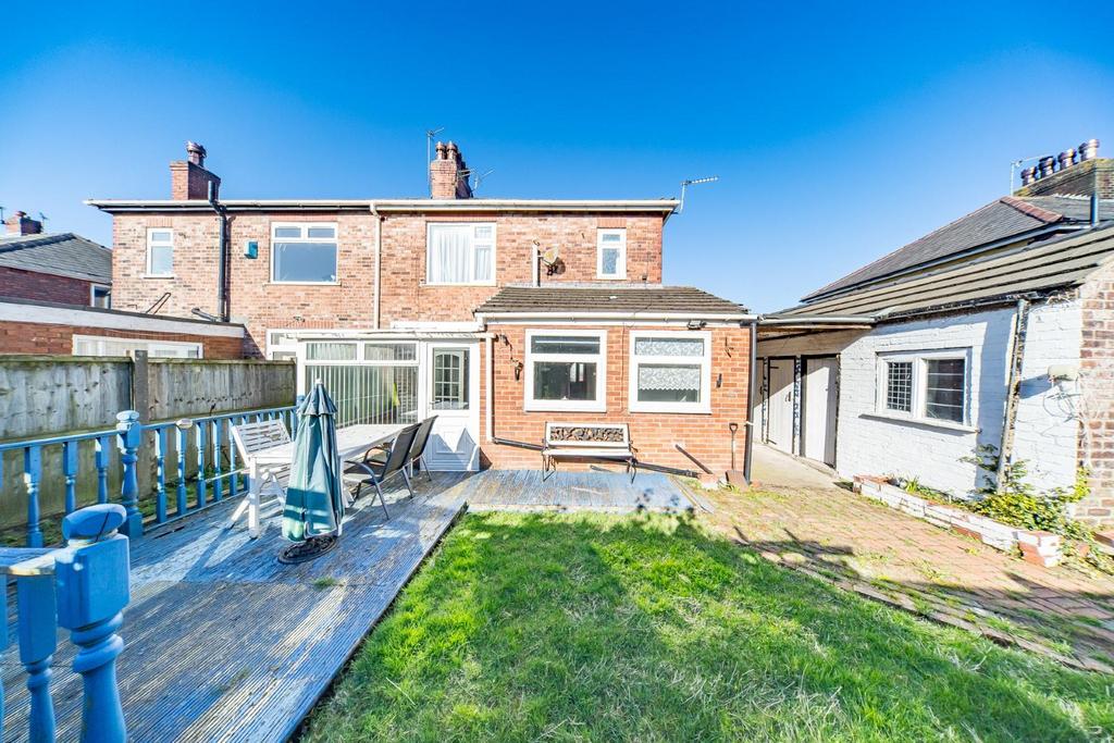 11 Ash Grove garden.jpg