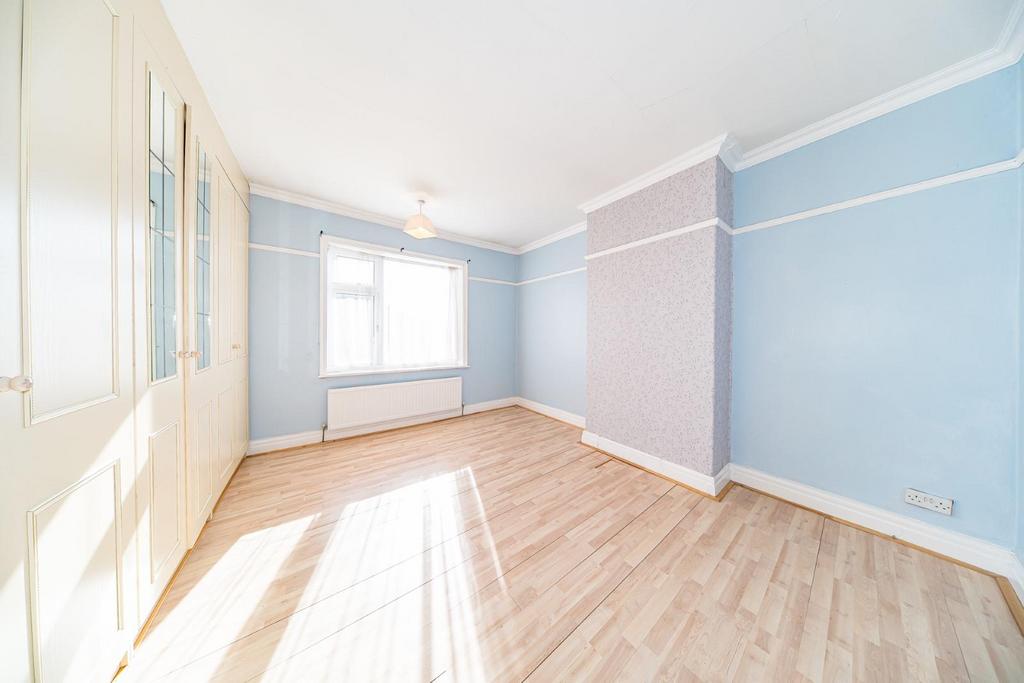 11 Ash Grove bedroom 1.jpg