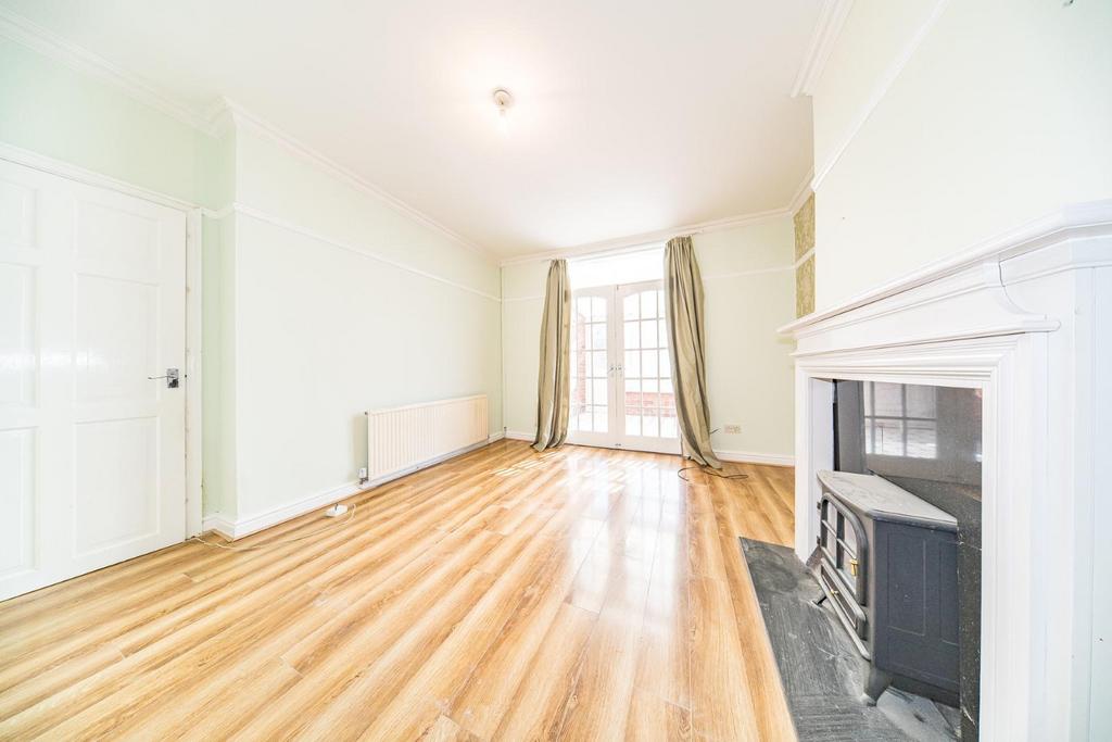 11 Ash Grove sitting room.jpg