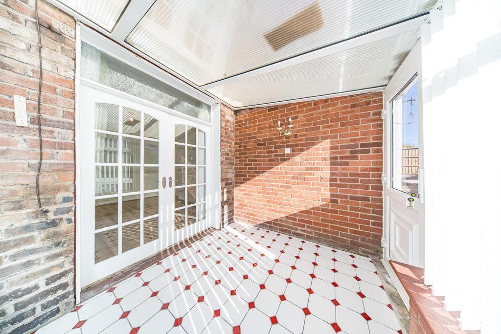 11 Ash Grove conservatory.jpg
