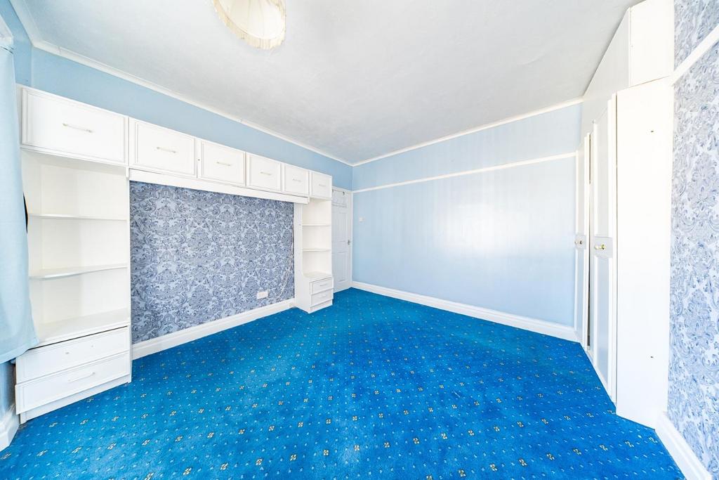 11 Ash Grove bedroom 2 2.jpg