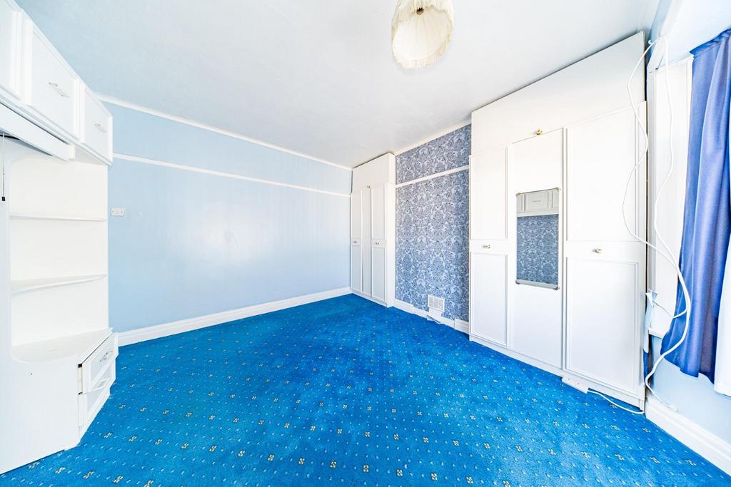 11 Ash Grove bedroom 2.jpg