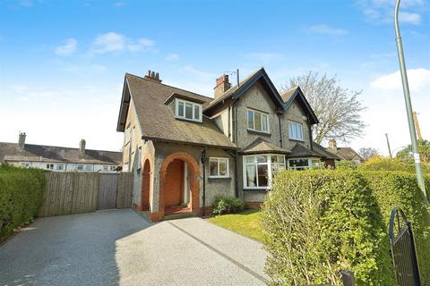 3 bedroom semi-detached house for sale, Elm Avenue, Hull
