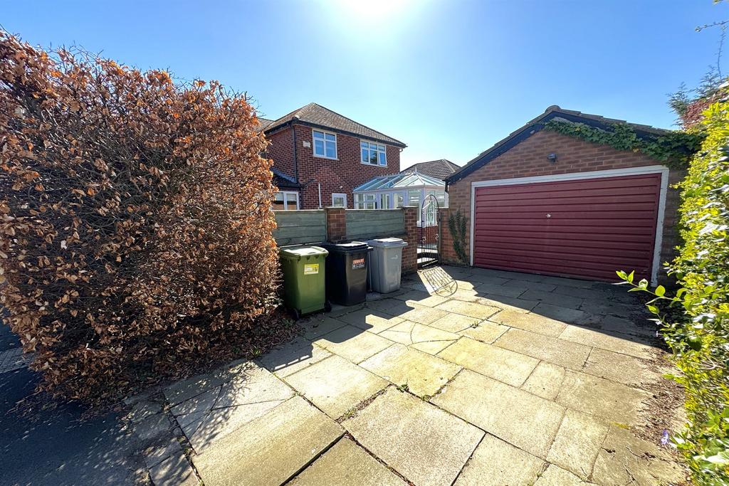 Detached Garage