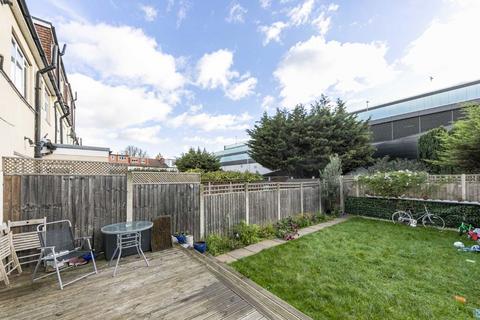 11 Springvale Avenue, Brentford, TW8 9QH