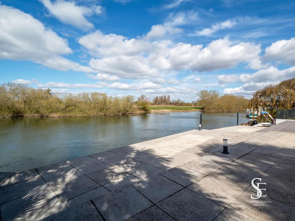 Riverside Mooring