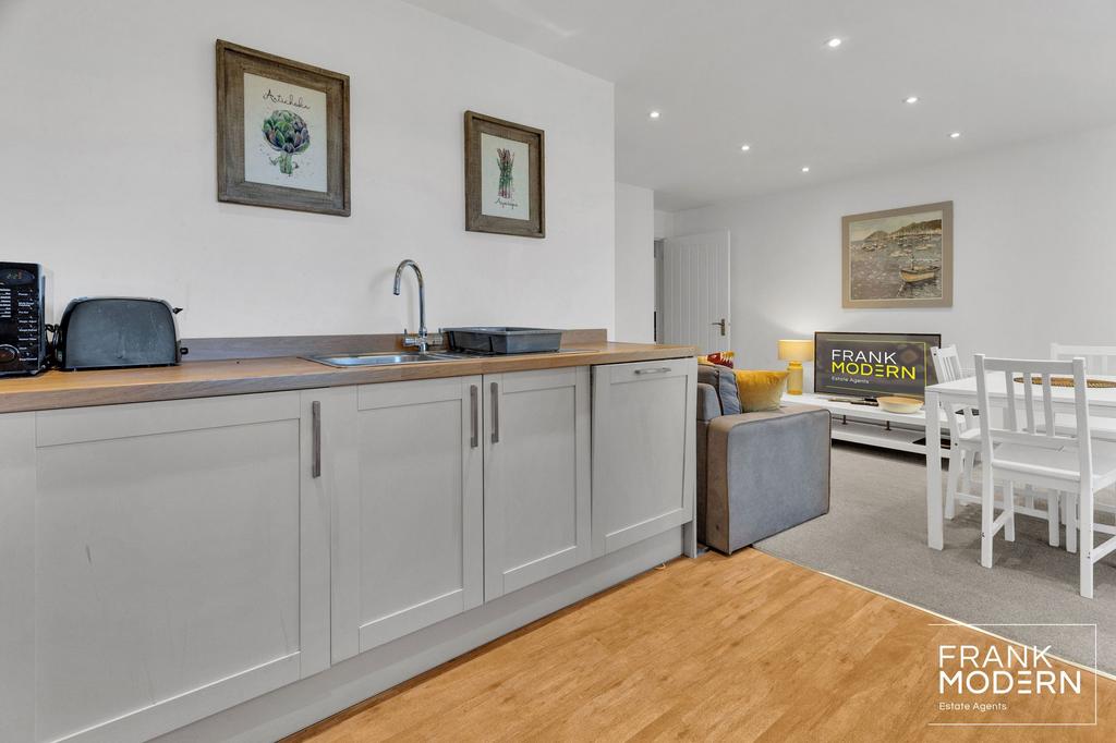 Living / Kitchen
