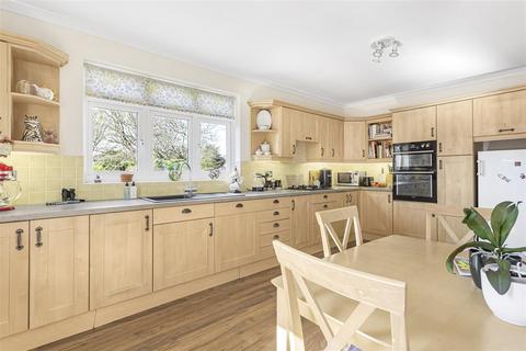 5 bedroom semi-detached house for sale, Stanwell Road, Ashford TW15