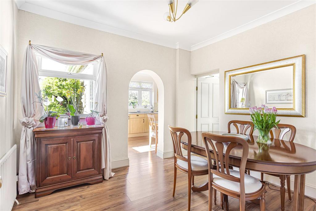 Dining Stanwell Road.JPG