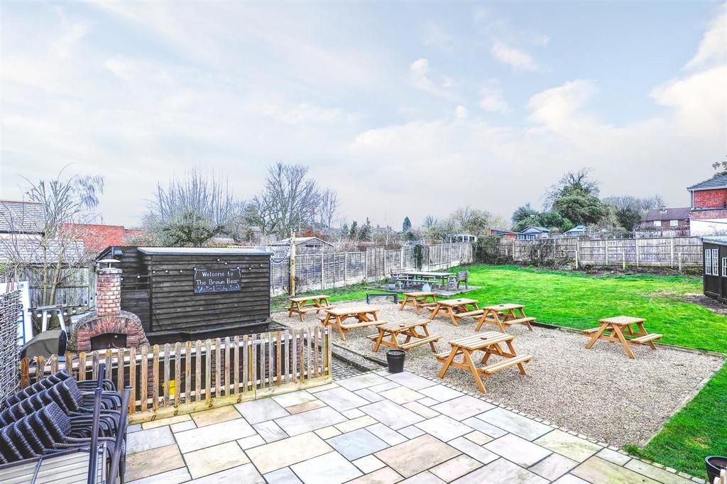 Garden w.jpg