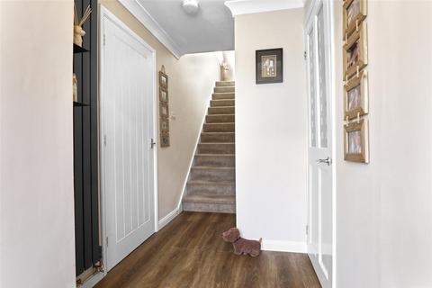 3 bedroom semi-detached house for sale, Perrysfield Road, Cheshunt, EN8