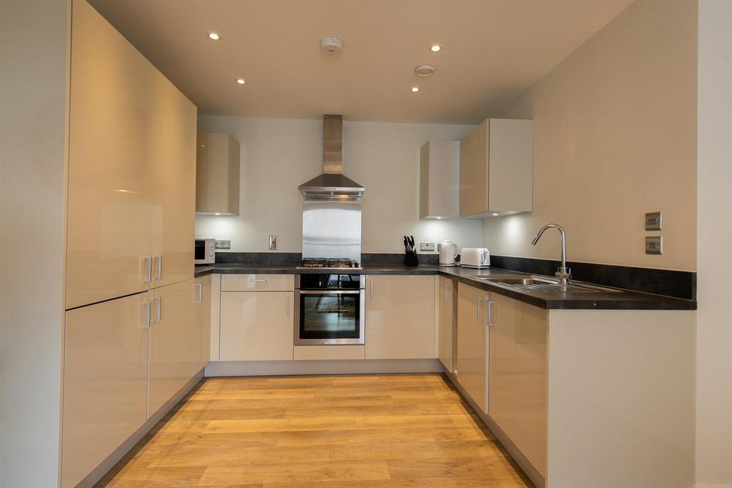 Flat49 Crawley-6.jpg