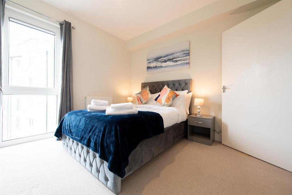 Flat49 Crawley-24.jpg
