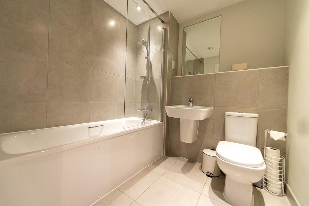Flat49 Crawley-28.jpg