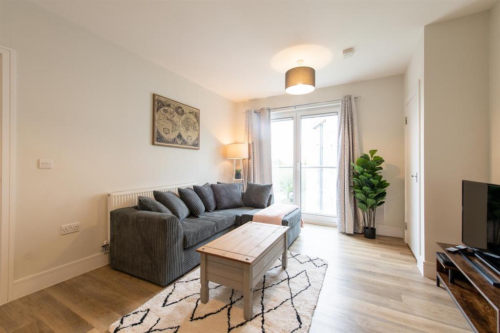Flat49 Crawley-4.jpg