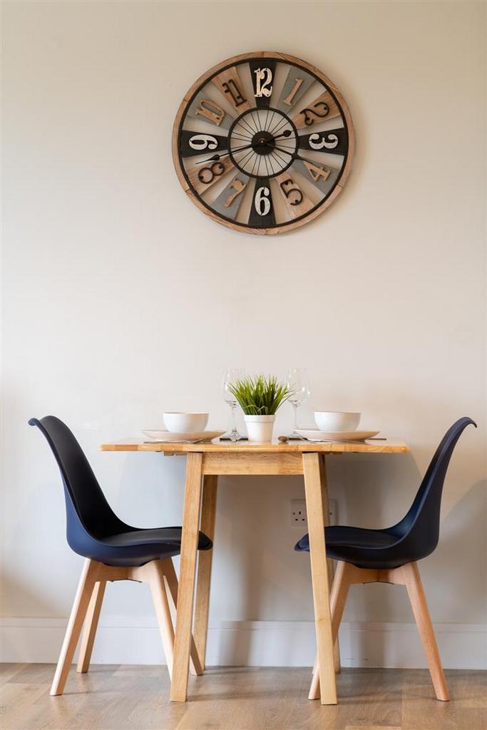 Flat49 Crawley-13.jpg