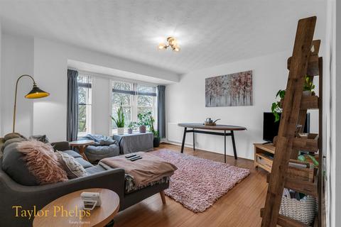 2 bedroom apartment for sale, Millacres, Ware SG12