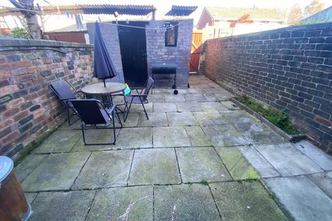 201 Denton Lane, Chadderton, Oldham, OL9 9DQ