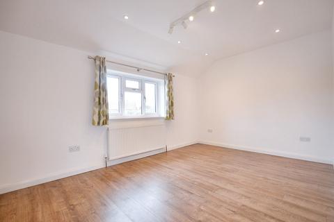 3 bedroom terraced house to rent, Cherry Tree Road, Beaconsfield HP9
