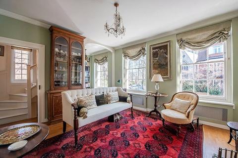 undefined, Hampstead Square, London, NW3