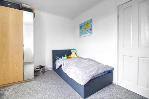 6 Niagara Close, Cheshunt, Waltham Cross, EN8 9HA