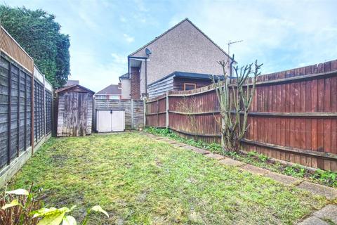 6 Niagara Close, Cheshunt, Waltham Cross, EN8 9HA