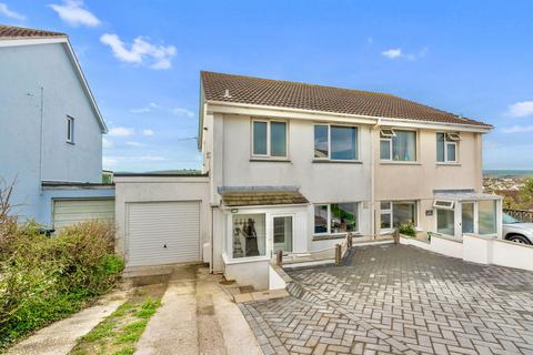 13 Marshall Avenue, Wadebridge, PL27 6BB