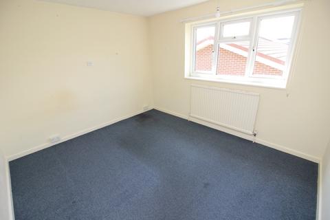 3 bedroom detached house to rent, Manor Drive North, New Malden KT3