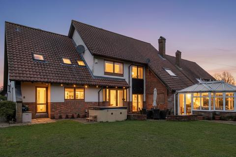 6 bedroom detached house for sale, Mallard Croft, Haddenham HP17