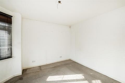 2 bedroom flat for sale, Woodlands Gardens, Walthamstow