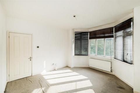 2 bedroom flat for sale, Woodlands Gardens, Walthamstow