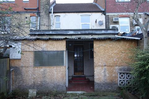 76 Wargrave Avenue, London, N15 6UB
